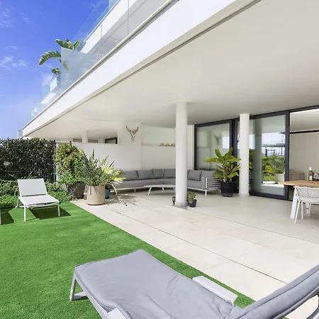Exclusive With Garden In Higueron Apartment *