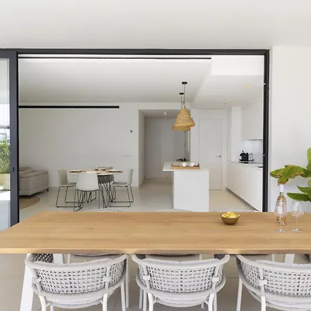 Exclusive With Garden In Higueron Apartment