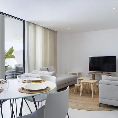 Exclusive With Garden In Higueron Apartment *