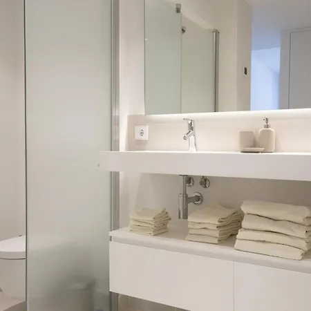 Exclusive With Garden In Higueron Apartment