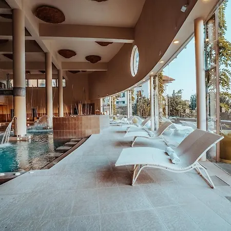 Exclusive With Garden In Higueron Fuengirola