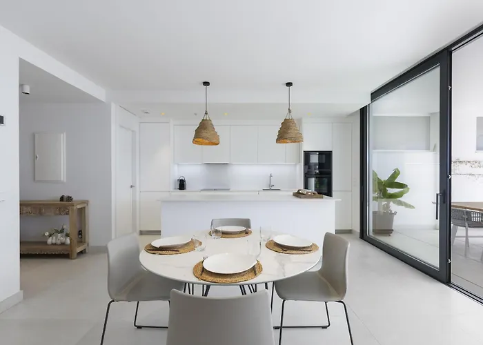 Exlusive With Garden In Higueron Apartment