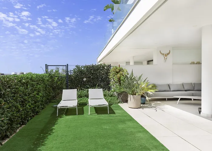 Exlusive With Garden In Higueron