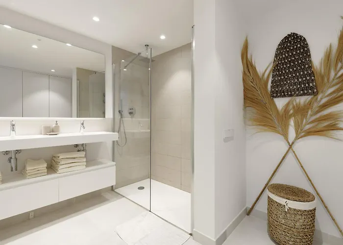 Exlusive With Garden In Higueron *