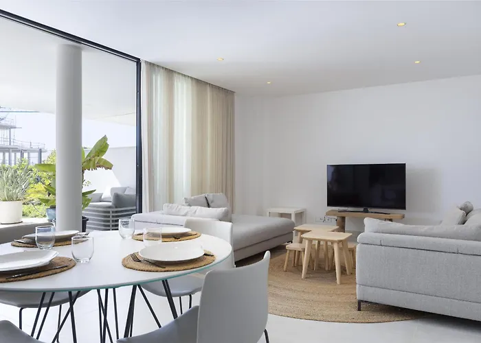 Exlusive With Garden In Higueron Apartment *