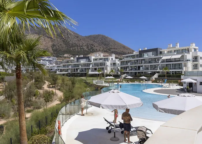 Exlusive With Garden In Higueron Apartment *