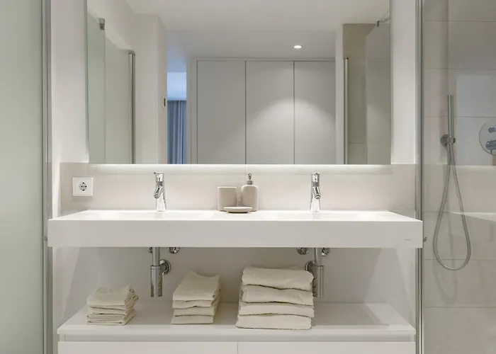 Exlusive With Garden In Higueron *