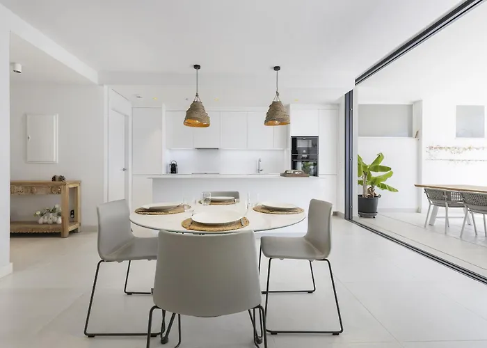 Exlusive With Garden In Higueron *