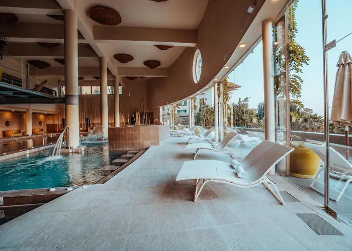 Exlusive With Garden In Higueron Fuengirola