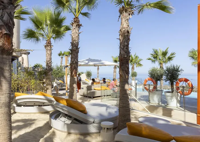 Exlusive With Garden In Higueron Apartment *