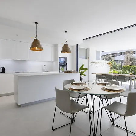 Exlusive With Garden In Higueron דירה פואנגירולה